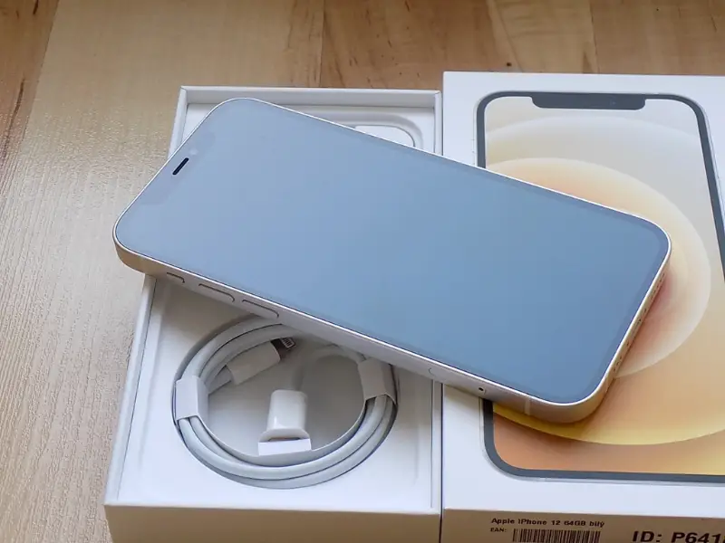 iPhone 12 64GB Bílá